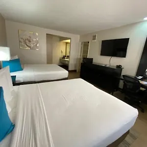 stanford-inn-suites-anaheim.topanaheimhotels.com/